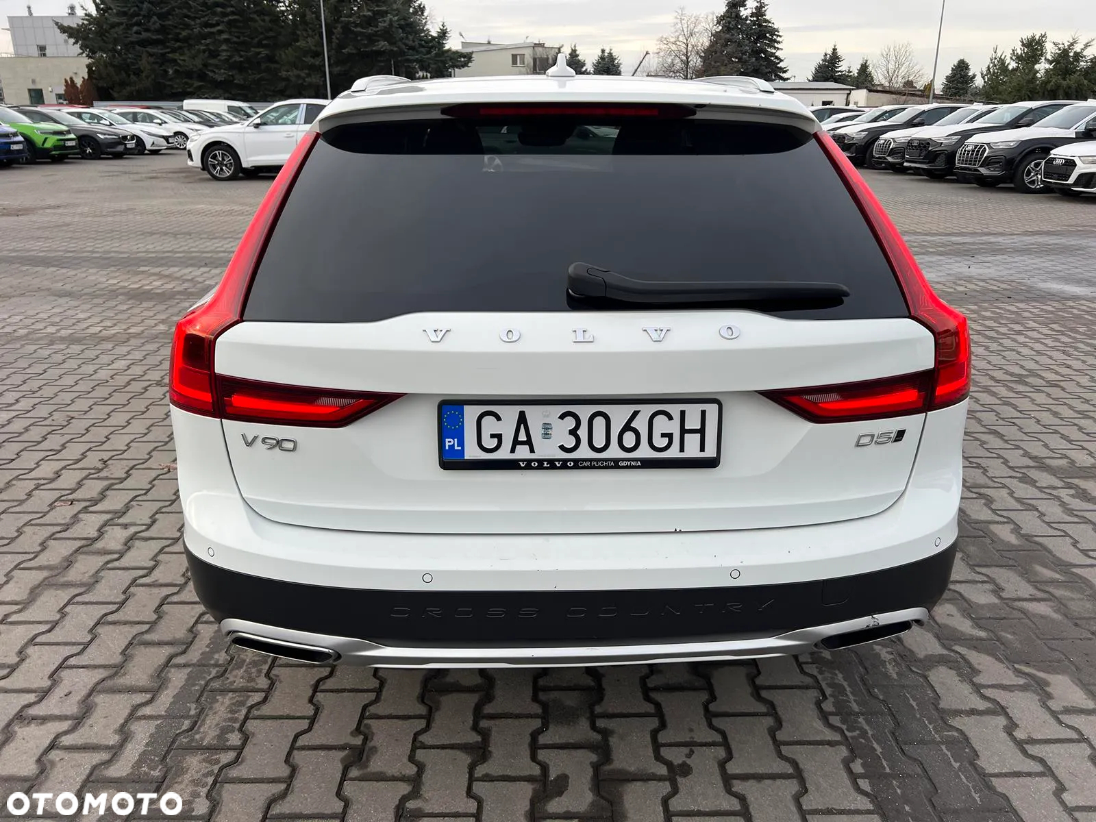 Volvo V90 Cross Country D5 AWD Pro - 6