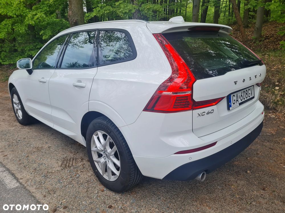 Volvo XC 60 B4 B Momentum Pro - 4