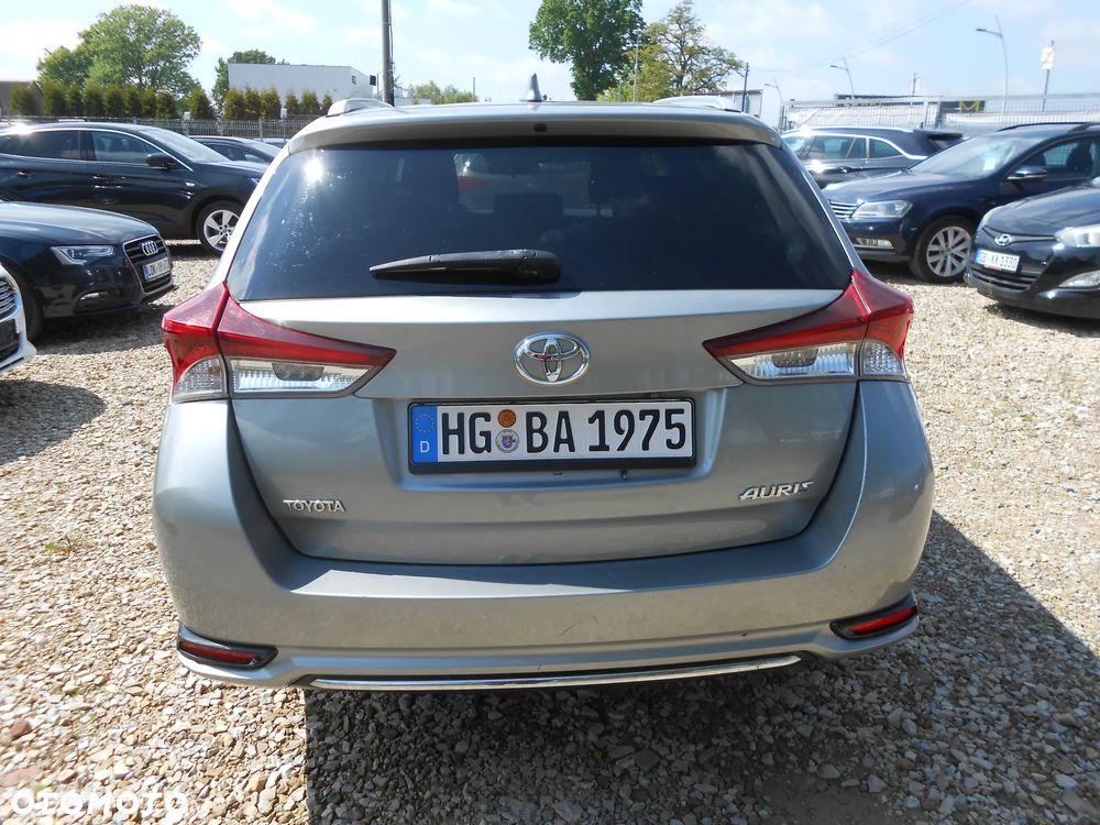 Toyota Auris 1.6 D-4D Executive - 8