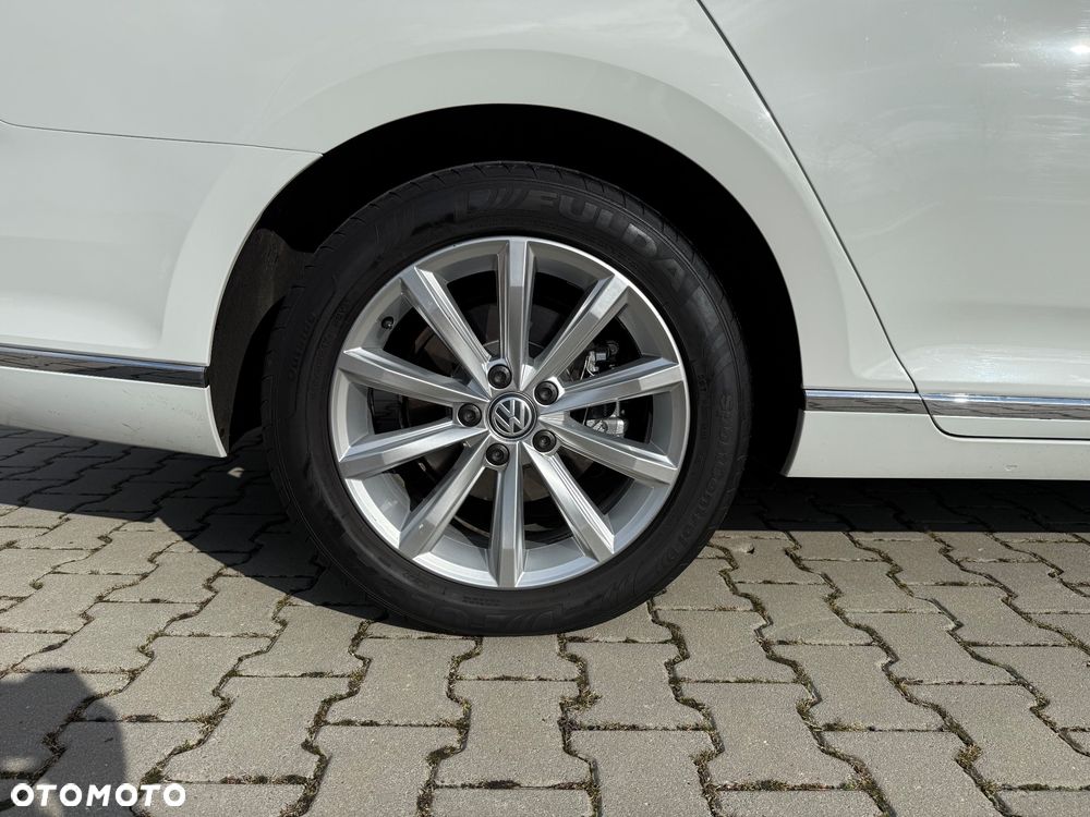 Volkswagen Passat - 23