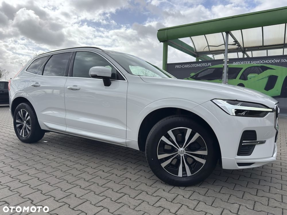 Volvo XC 60 B4 D AWD Geartronic Momentum Pro - 4