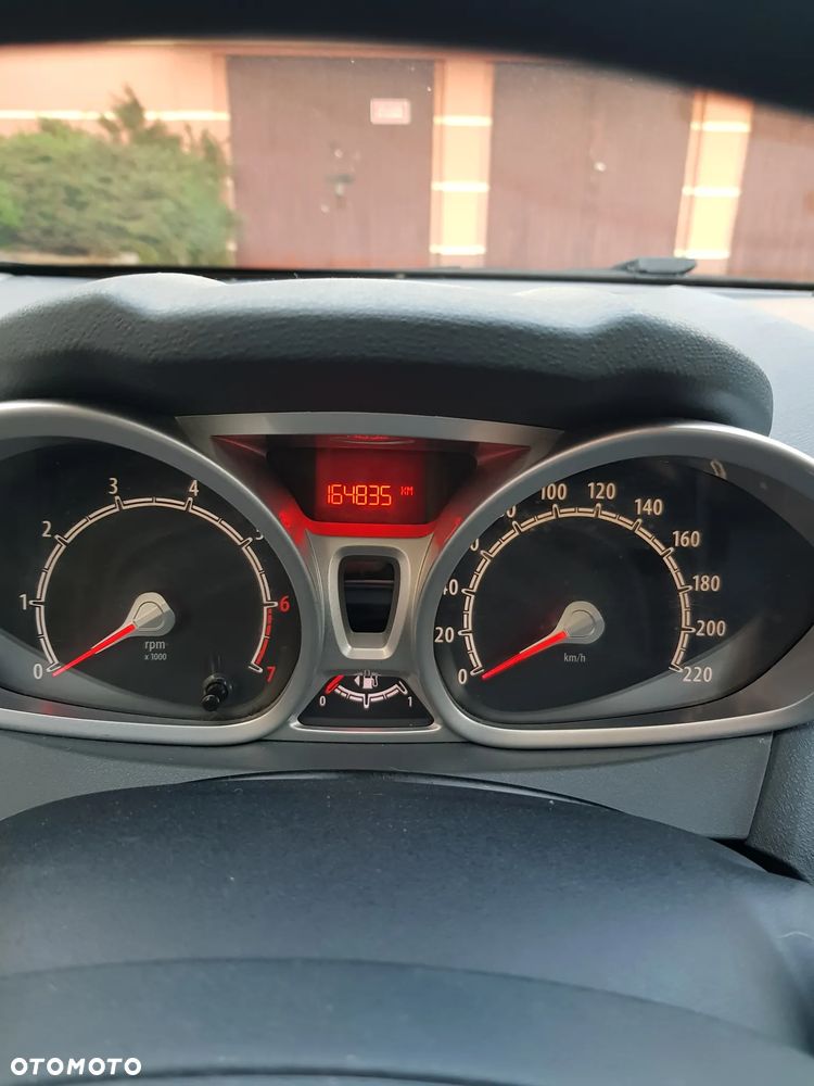 Ford Fiesta 1.25 Titanium EU5 - 16