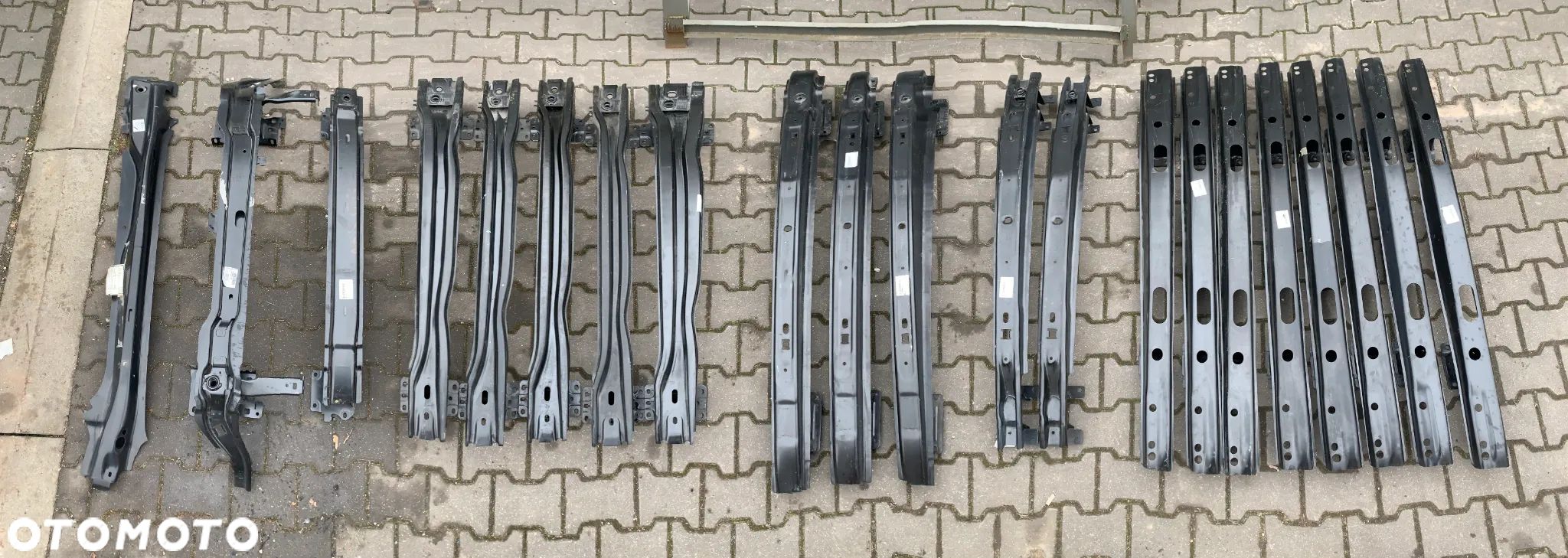 ORYGINALNE NOWE BELKI ZDERZAKA VOLKSWAGEN - 1