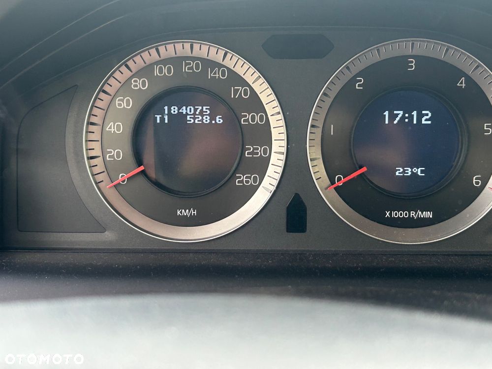 Volvo XC 60 2.4D Momentum - 5