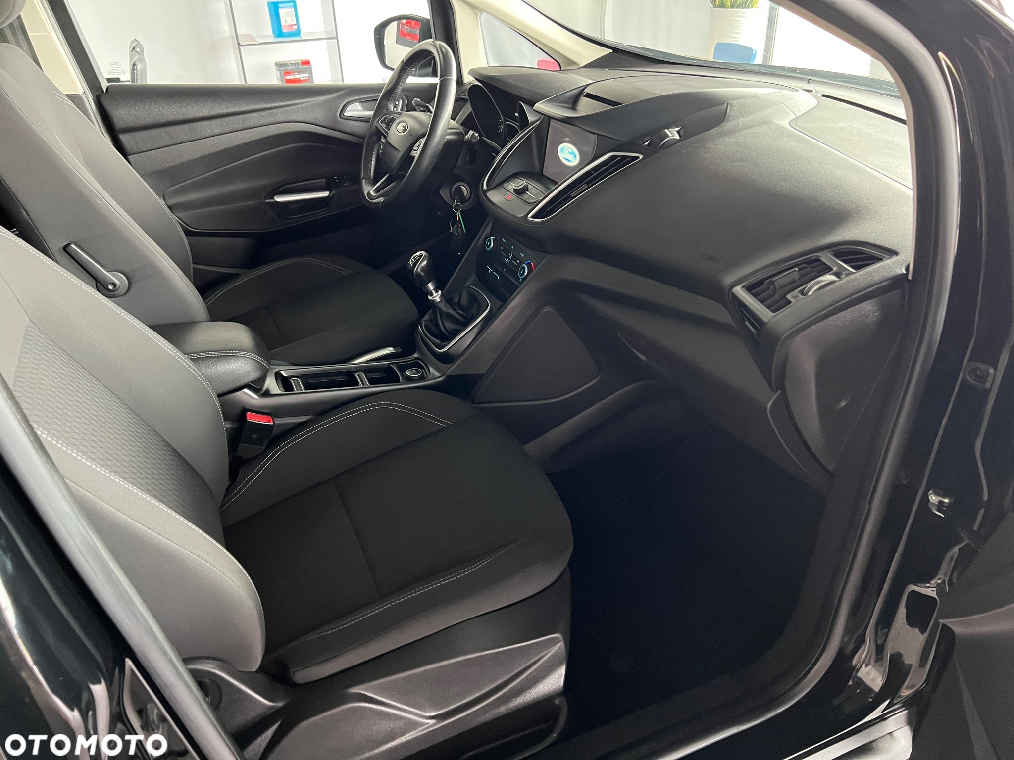Ford Grand C-MAX - 28