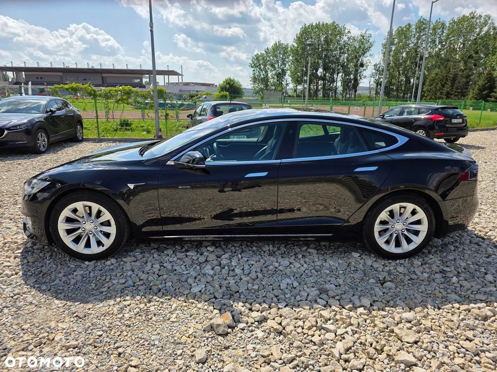 Tesla Model S - 7