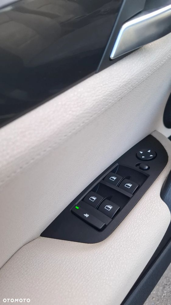 BMW X1 sDrive20i xLine - 24