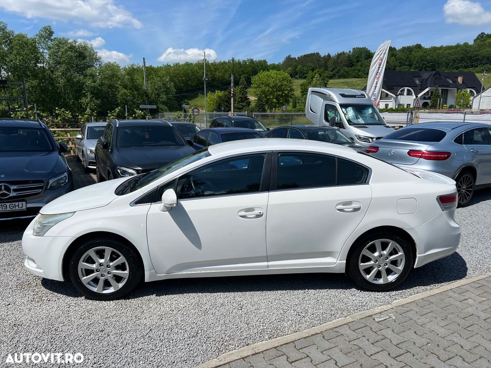 Toyota Avensis - 23