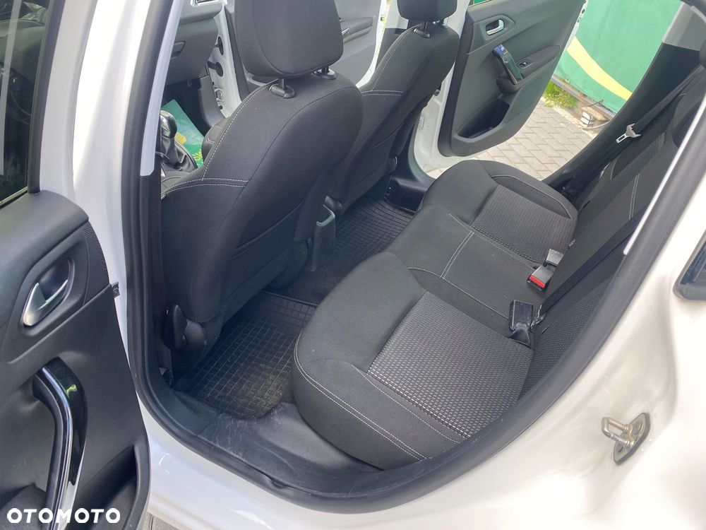 Peugeot 208 PureTech 82 Start & Stop Allure - 8