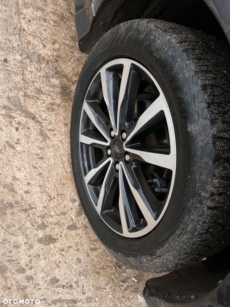 Ford Kuga 1.5 EcoBoost 2x4 Titanium - 11