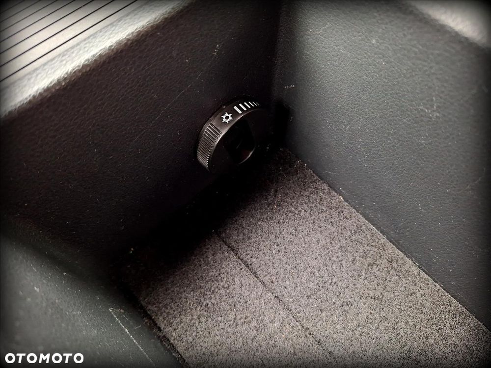 Skoda Superb 2.0 TDI Style DSG - 24