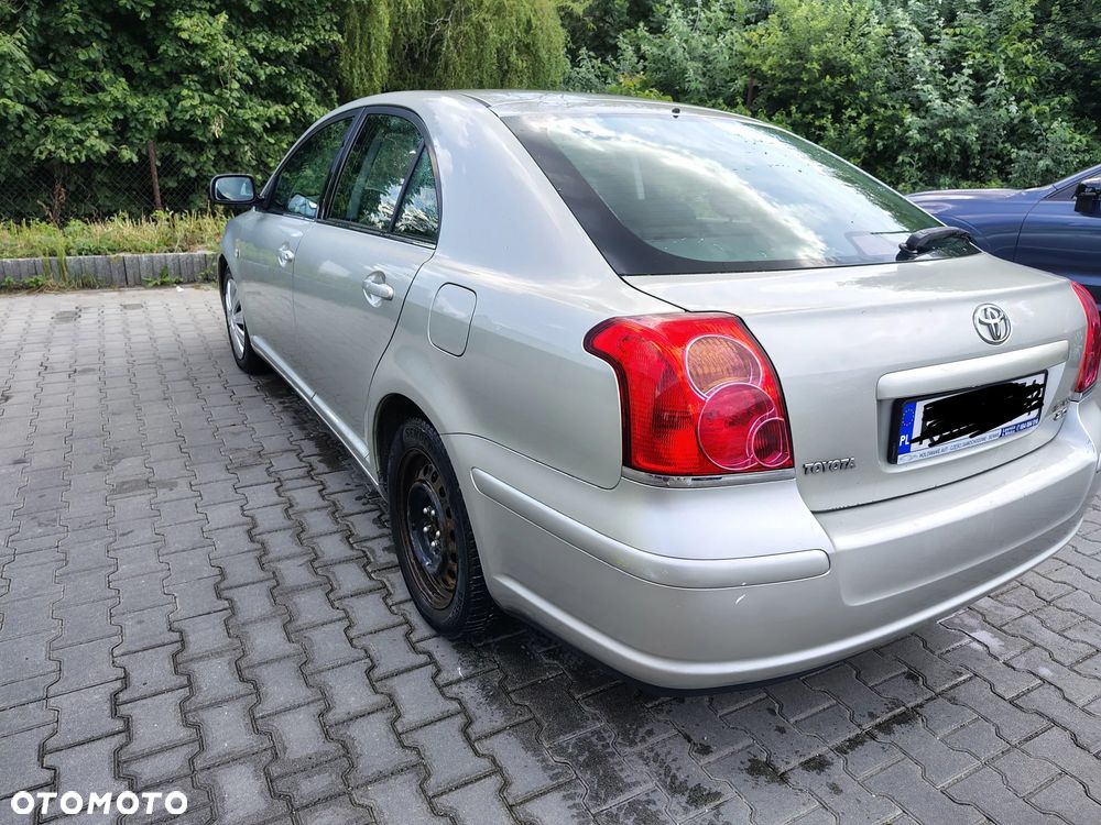 Toyota Avensis 2.0 VVT-i Team - 9