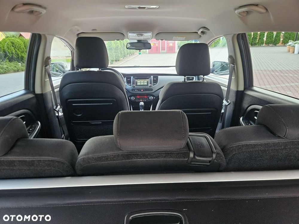 Kia Carens 1.6 GDI Dream-Team Edition - 36