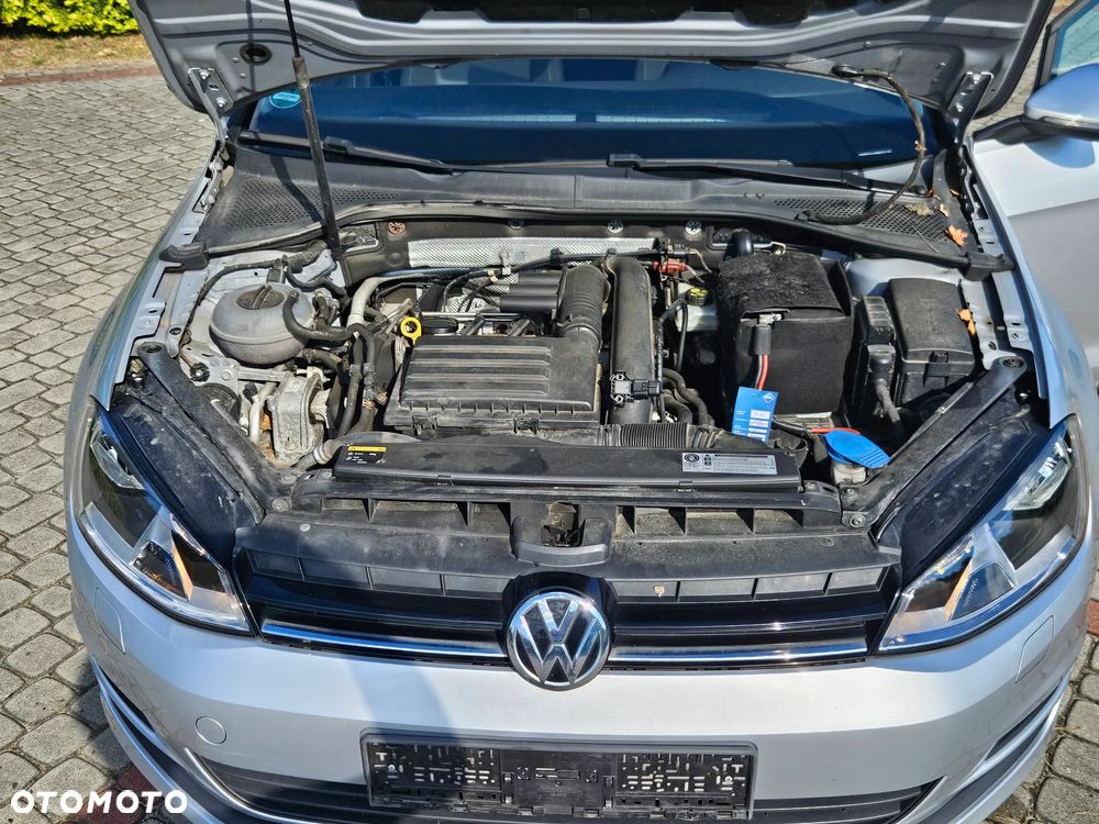 Volkswagen Golf 1.2 TSI BMT Comfortline - 24