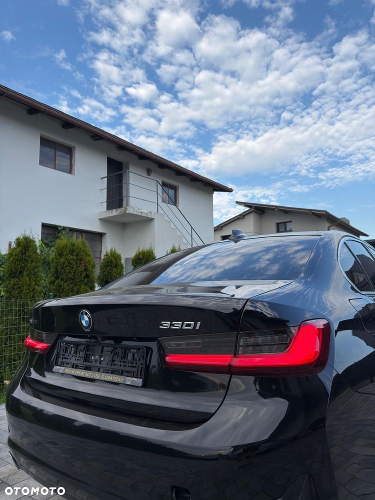 BMW Seria 3 330i xDrive Sport Line - 21