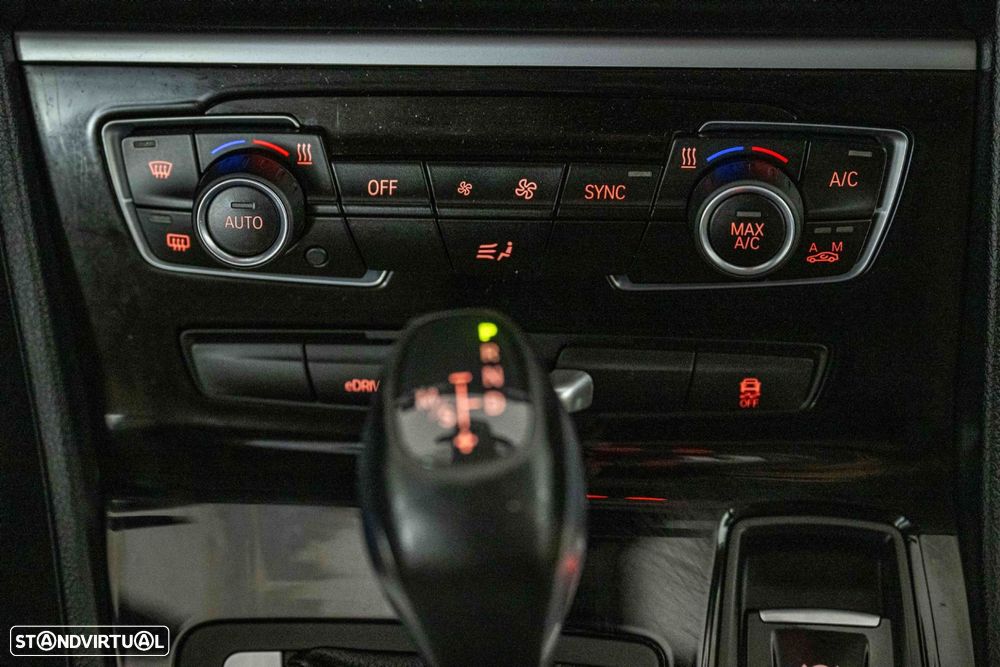 BMW 225xe Active Tourer Advantage - 30