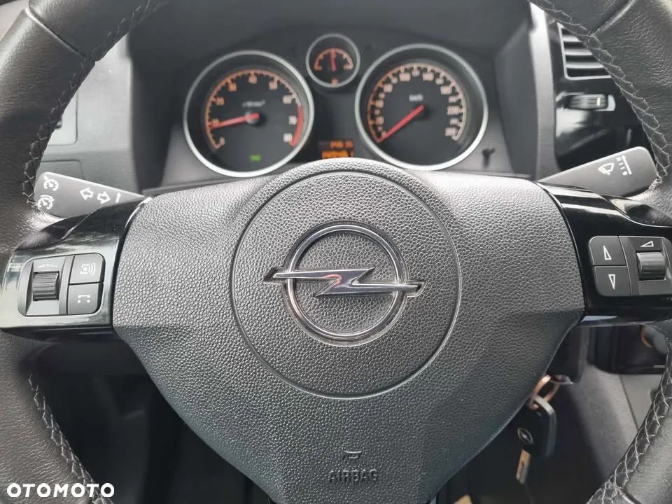 Opel Zafira - 15