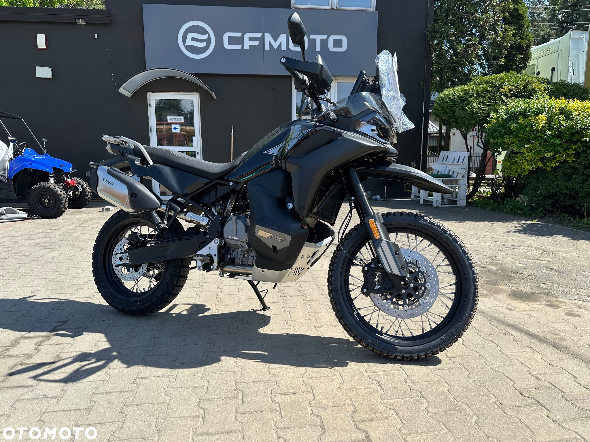 CFMoto MT - 9