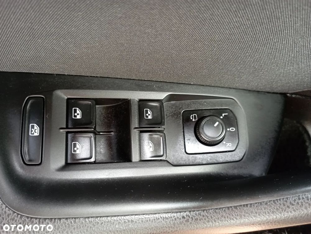 Volkswagen Passat Variant 2.0 TDI EVO Business DSG - 28