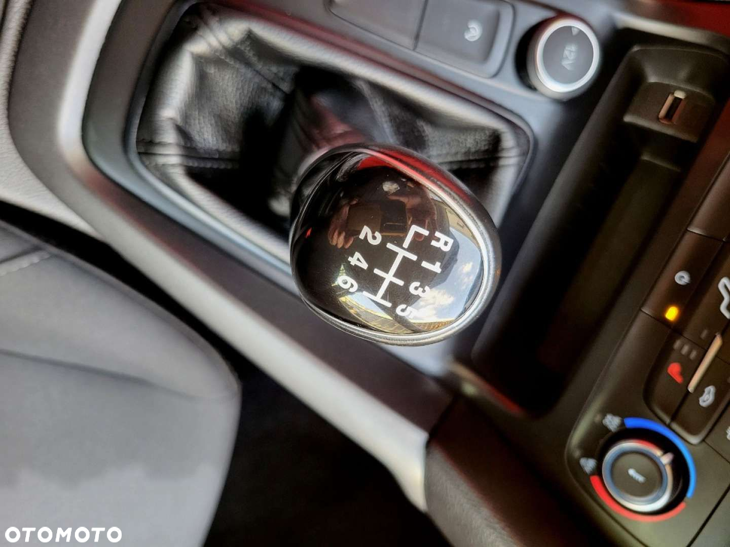 Ford Focus - 32