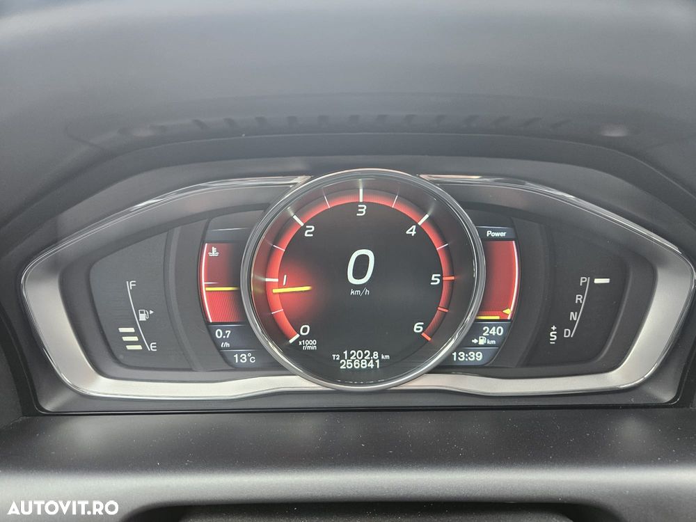 Volvo XC 60 D4 AWD Momentum - 10