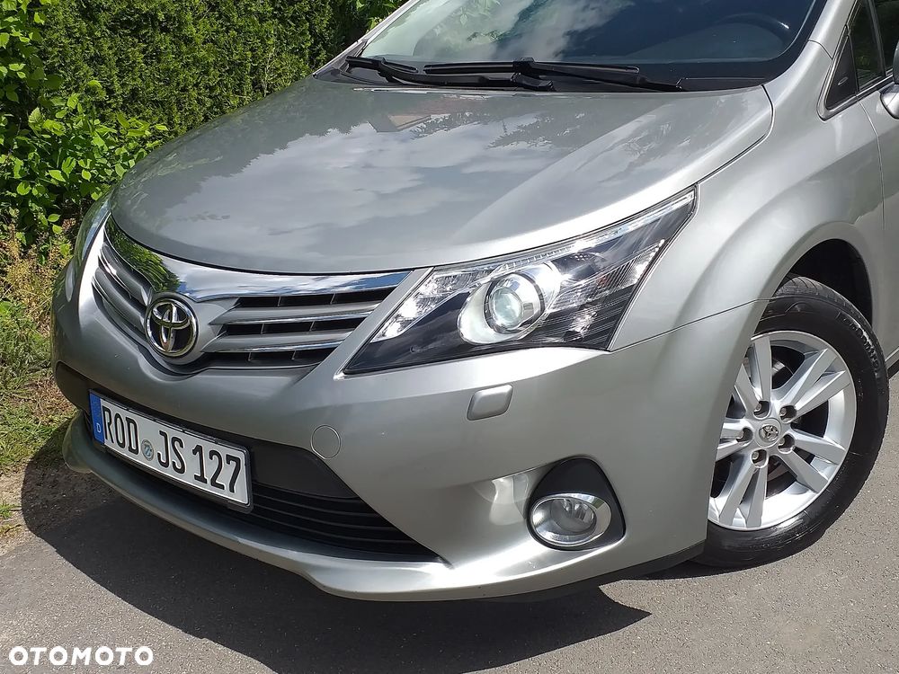 Toyota Avensis 1.8 Sol plus NAVI - 2