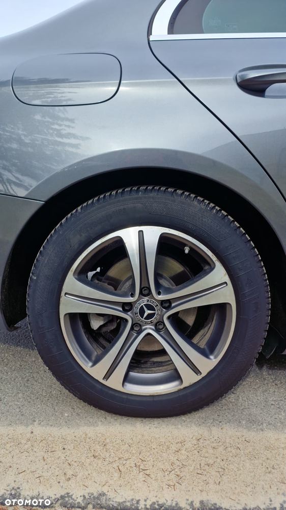 Mercedes-Benz Klasa E 200 d 9G-TRONIC - 21