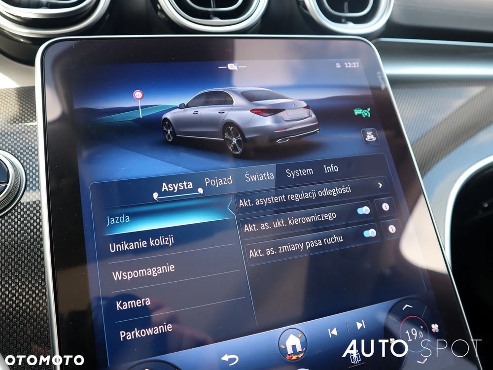 Mercedes-Benz Klasa C 180 9G-TRONIC AMG Line - 34