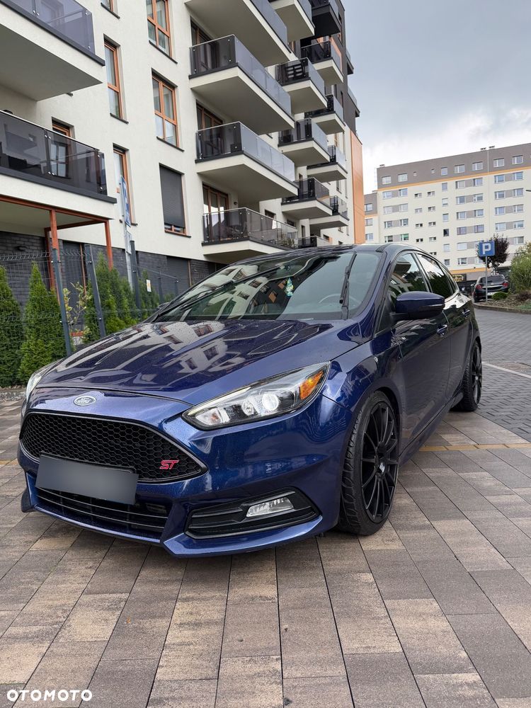 Ford Focus 2.0 EcoBoost ST mit Leder-Exclusiv-Paket - 1