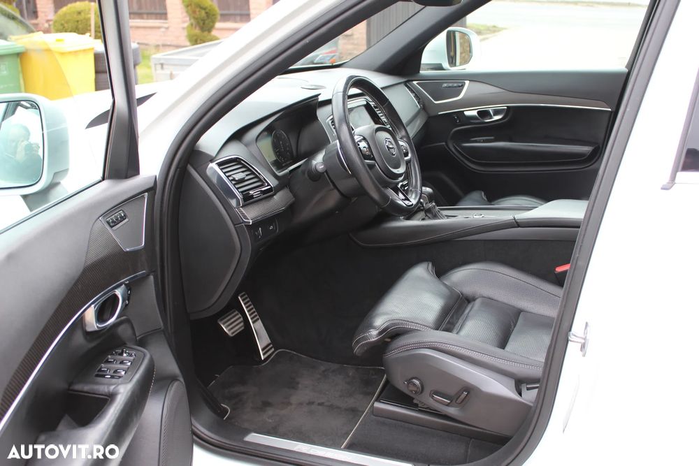 Volvo XC 90 D5 AWD Geartronic RDesign - 11