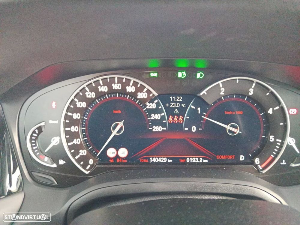 BMW 320 d Pack Desportivo M Auto - 35
