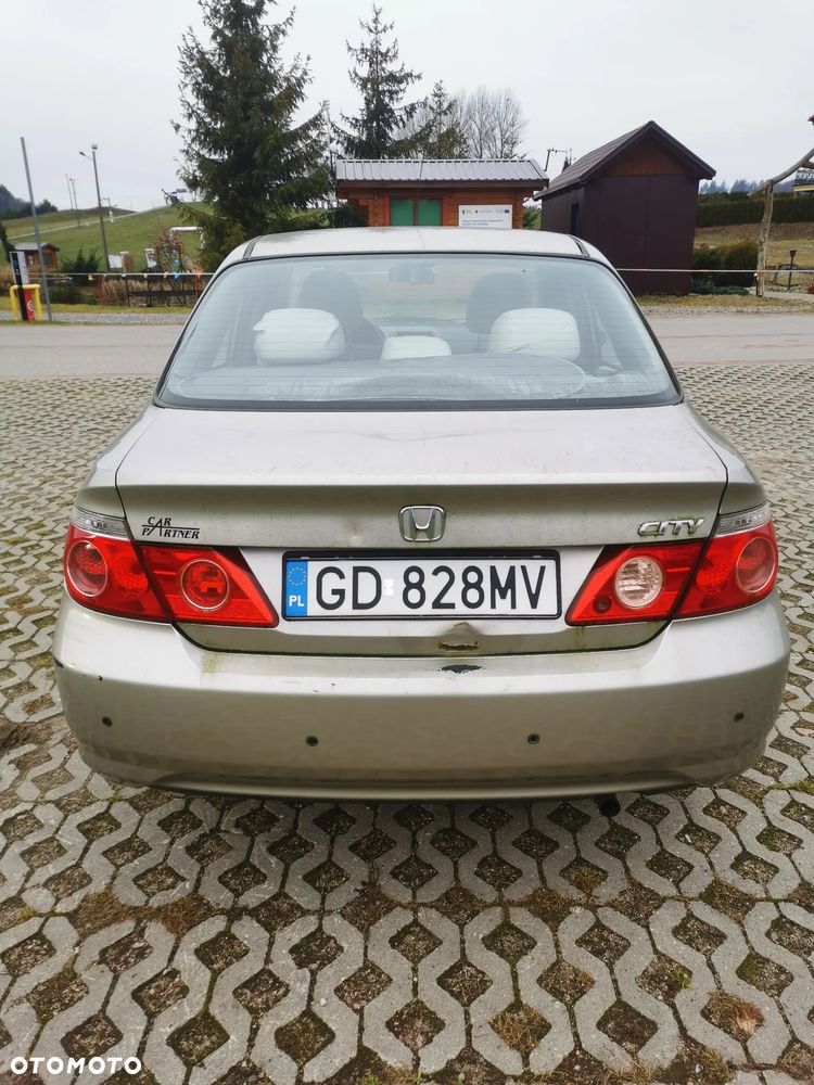 Honda City 1.4 Comfort - 12