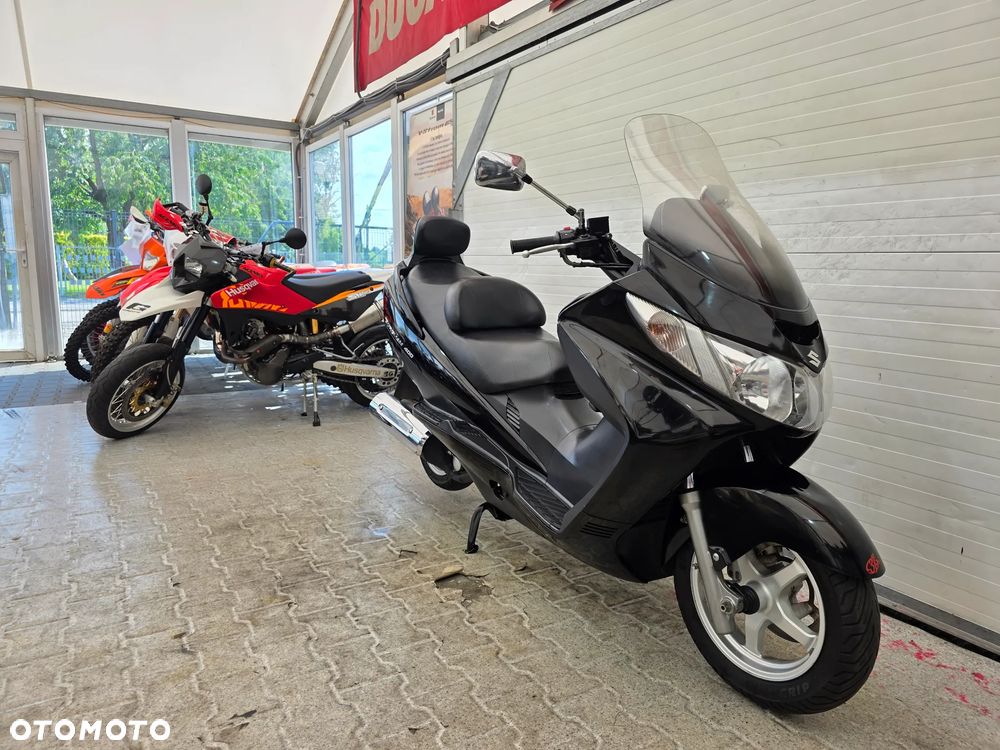 Suzuki Burgman - 12