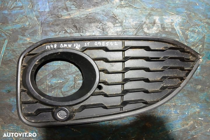 Grila proiector dreapta 8060281 382600811 8060281 382600811 BMW Seria - 1