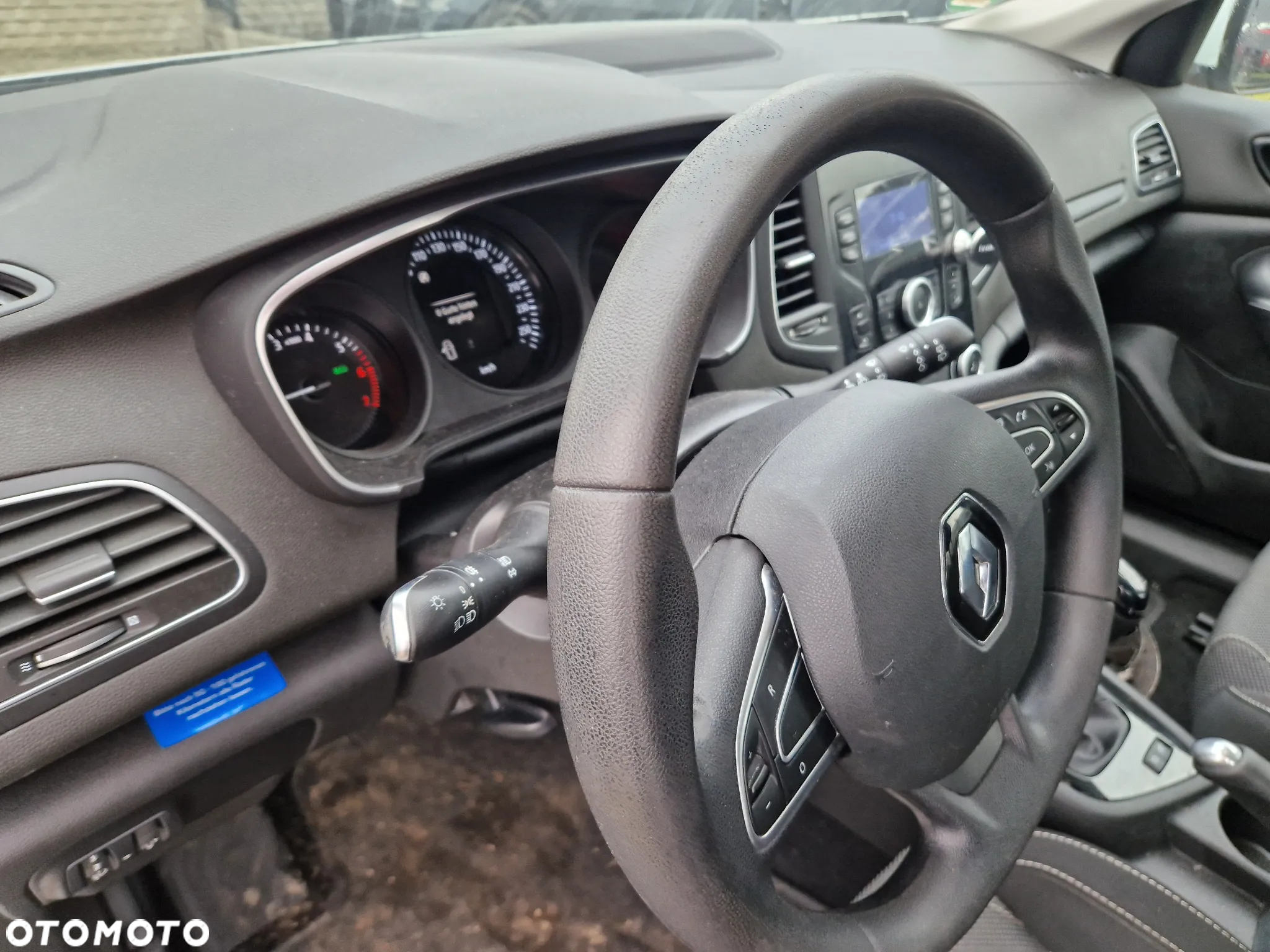 Renault Megane ENERGY TCe 100 PLAY - 8