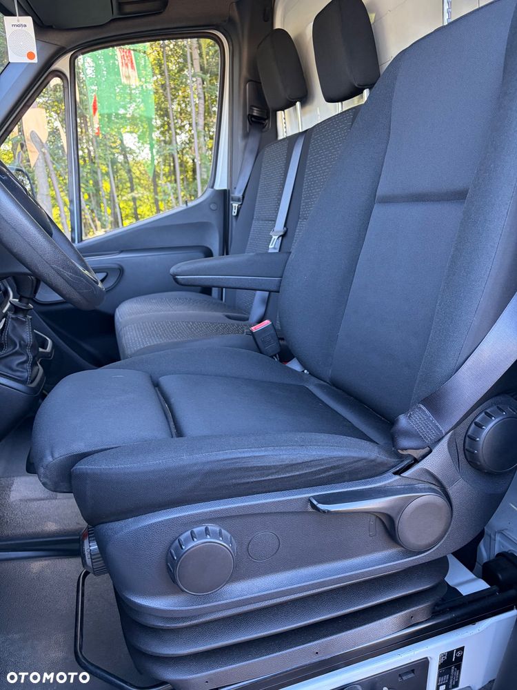 Mercedes-Benz Sprinter 319 - 18