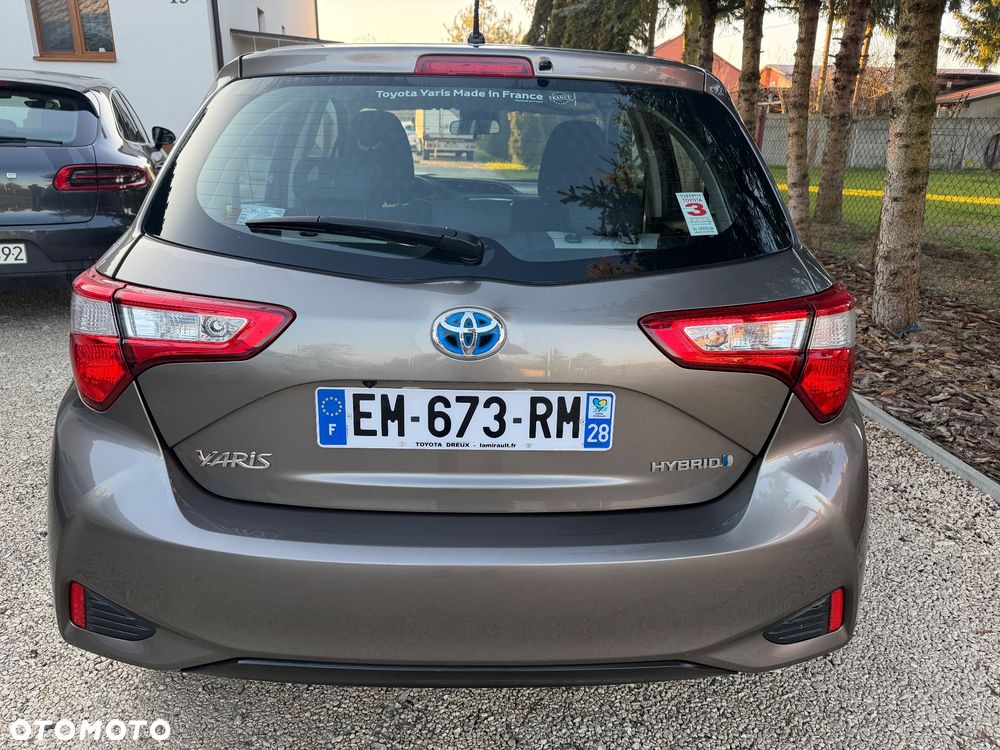 Toyota Yaris Hybrid 100 Terra - 7