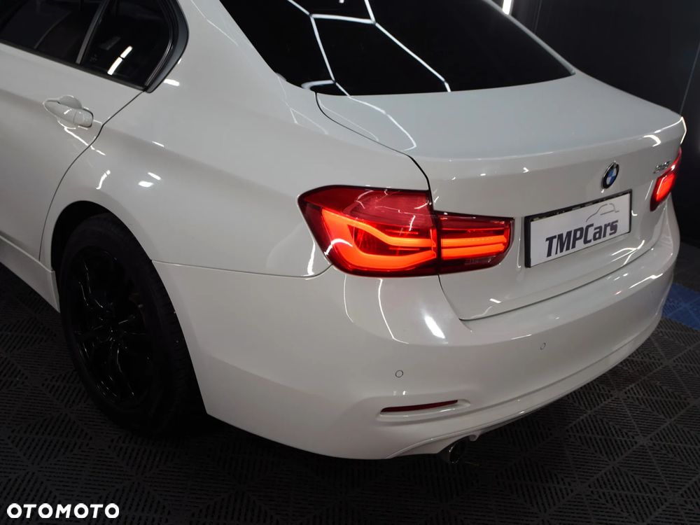 BMW Seria 3 318i - 25