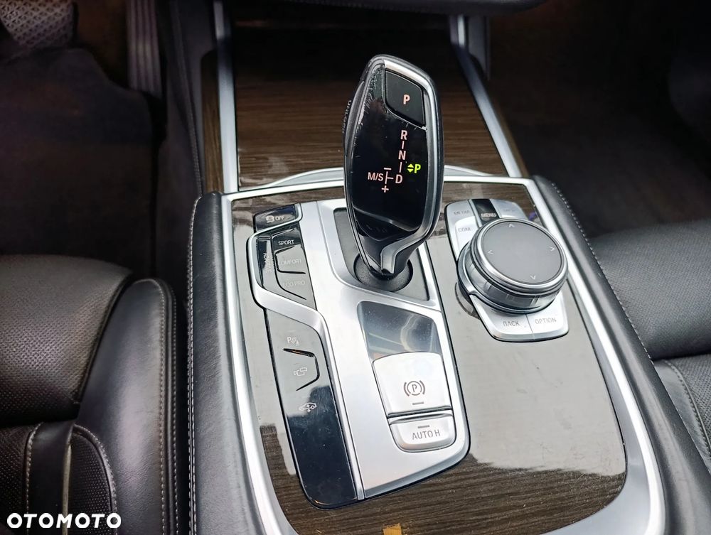 BMW Seria 7 730d xDrive - 22