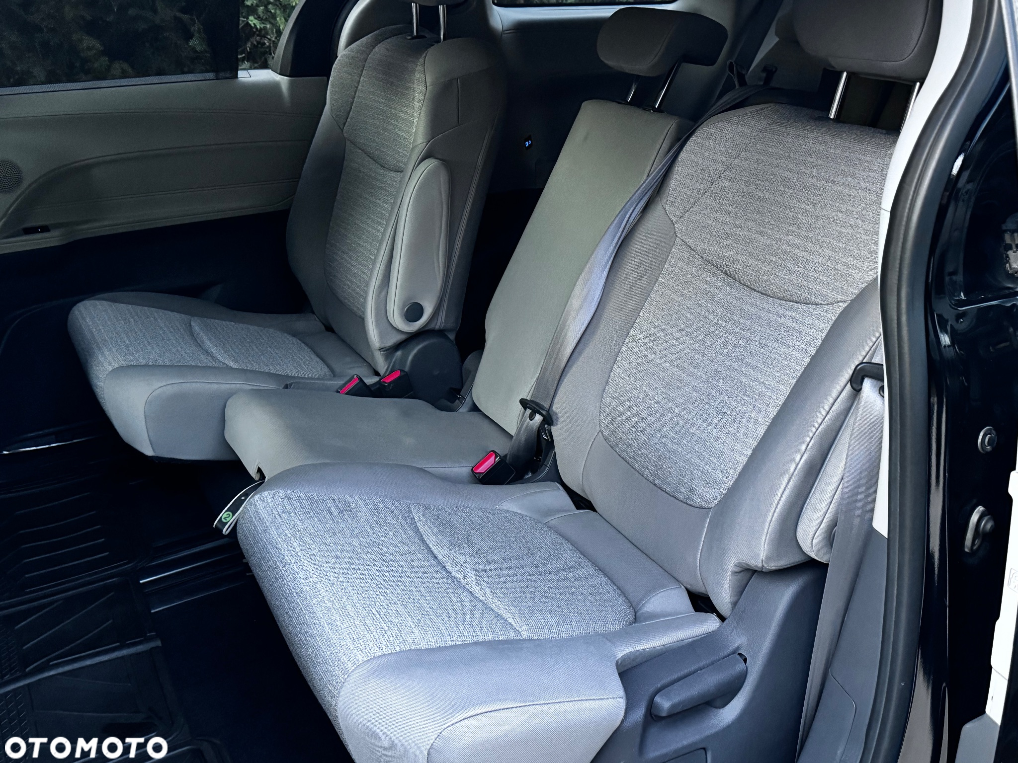 Toyota Sienna - 34