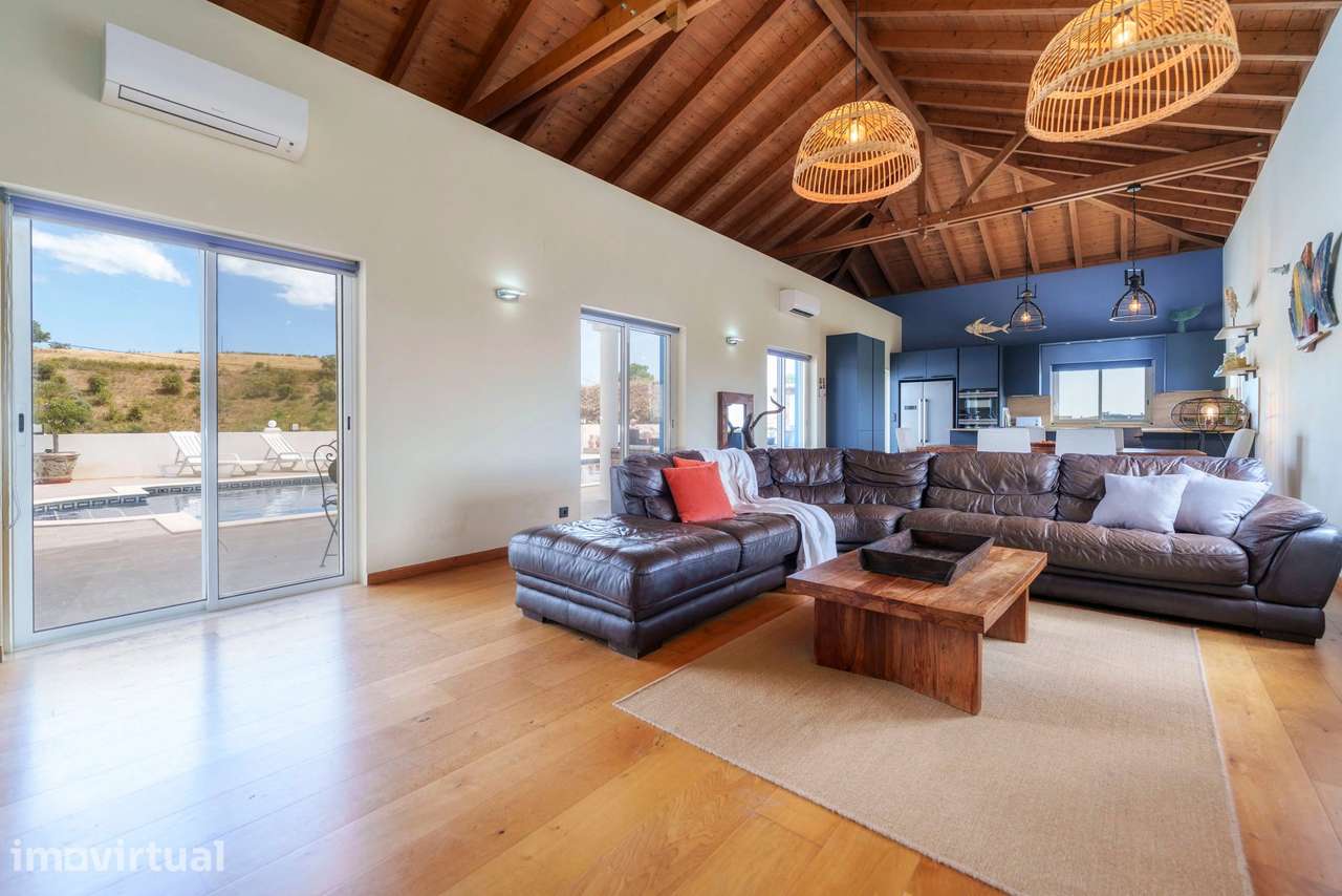 Vila de campo renovada com 5 quartos, piscina, vistas panorâmicas, 2 h - Grande imagem: 5/60