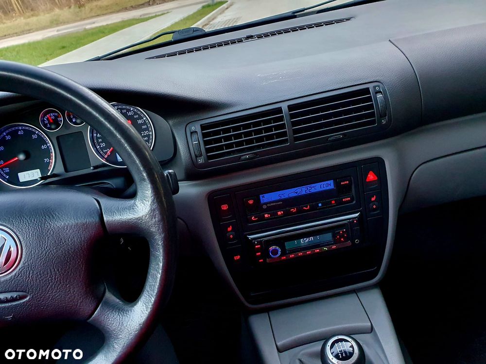 Volkswagen Passat 2.0 Comfortline - 8