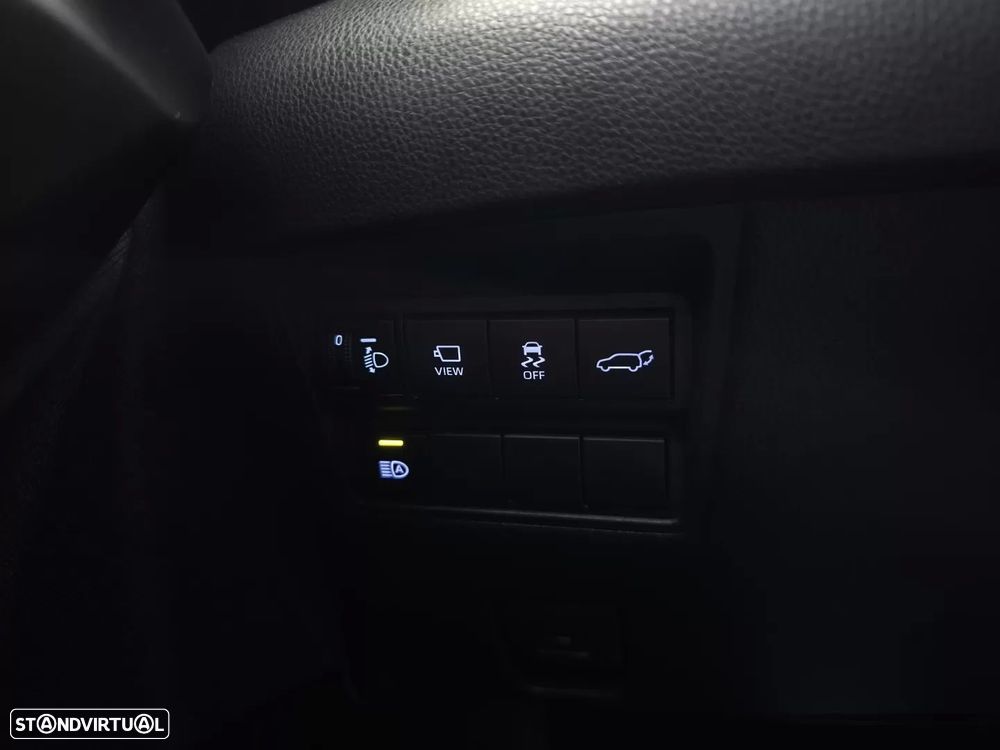 Toyota Yaris Cross 1.5 HDF Premier Edition - 32