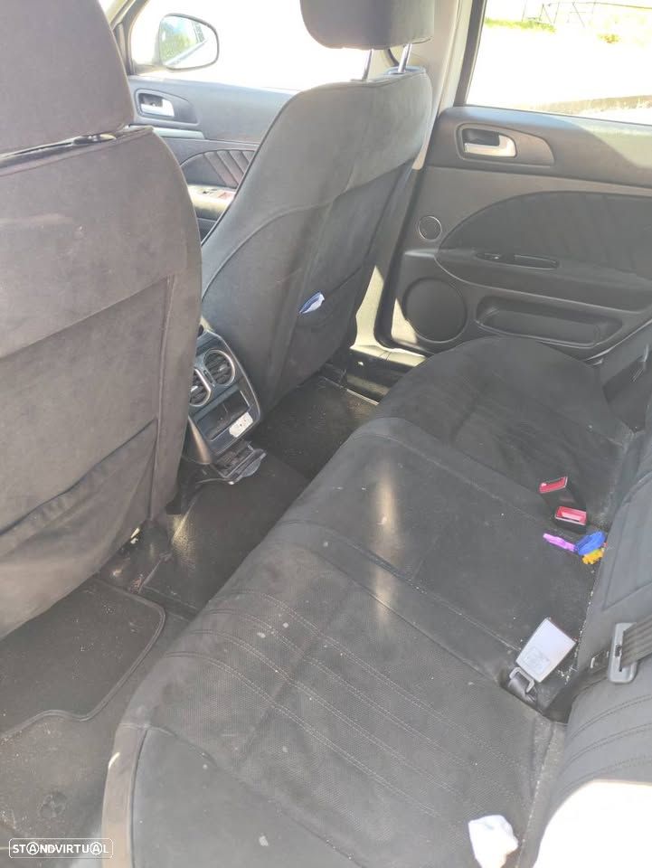 Alfa Romeo 159 Sportwagon 2.0 JTDm Distinctive - 11