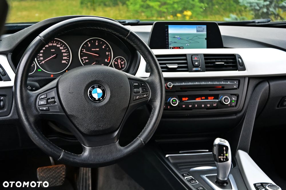 BMW Seria 3 320d Sport-Aut - 26