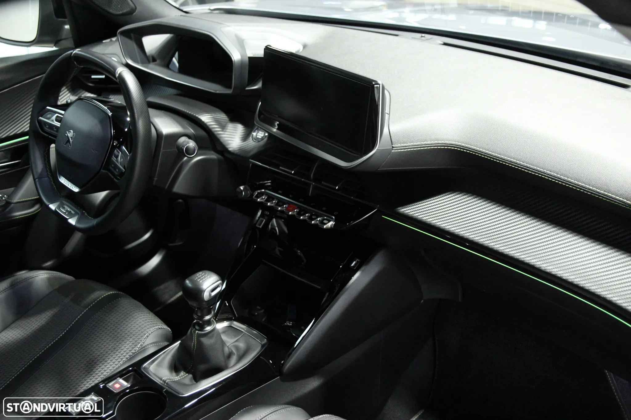 Peugeot 2008 1.2 PureTech GT - 10