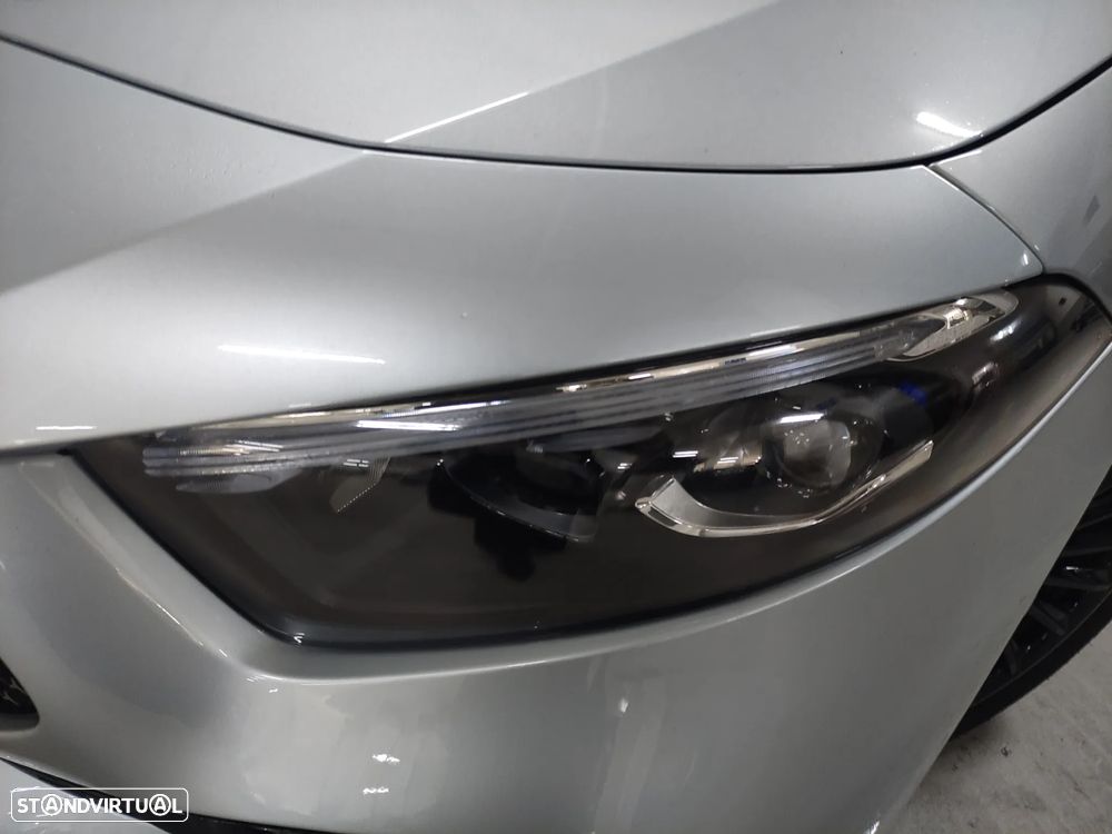 Mercedes-Benz A 250 e AMG Line - 4