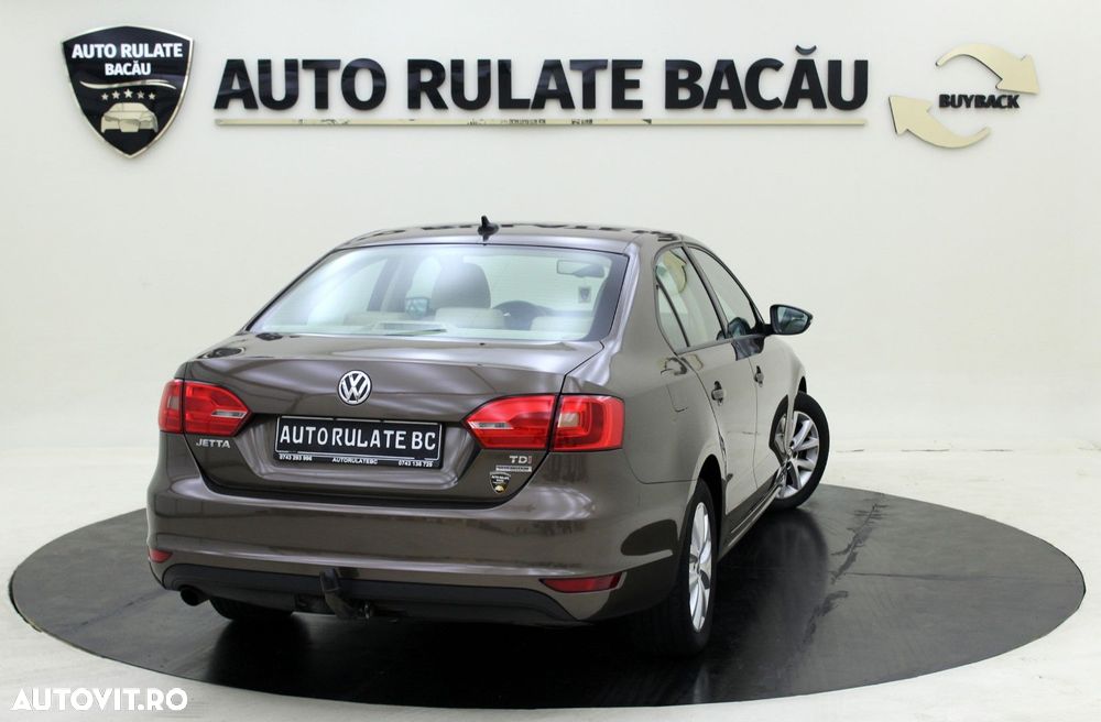 Volkswagen Jetta - 6