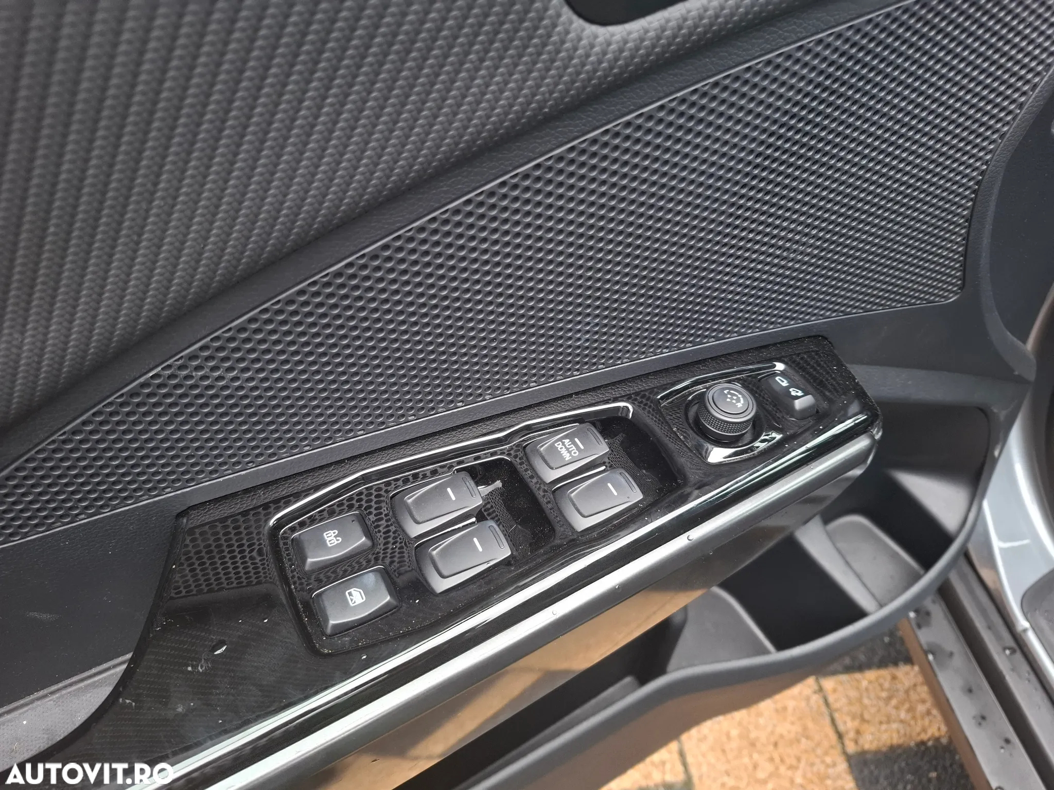 SsangYong Tivoli - 18