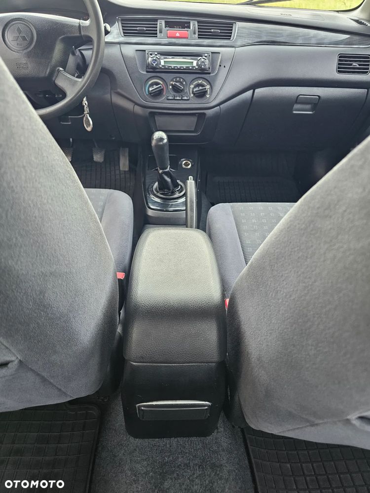 Mitsubishi Lancer 1.6 Comfort - 11